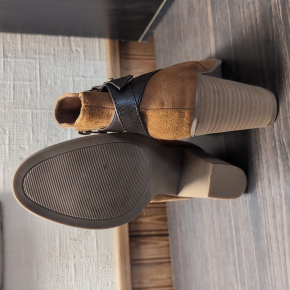 Diba Bronze Faux Suede Heeled Bootie Size 7 - Picture 4 of 6